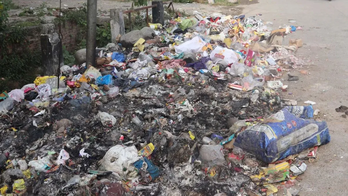 ਸੜਕ 'ਤੇ ਸੁੱਟਿਆ ਤਾਂ ਕੁਝ ਹੀ ਦੇਰ ਬਾਅਦ ਘਰ ਦੇ ਸਾਹਮਣੇ ਰੱਖਿਆ ਮਿਲੇਗਾ ਕੂੜਾ, ਲੱਗੇਗਾ ਭਾਰੀ ਜੁਰਮਾਨਾ; ਹੁਕਮ ਜਾਰੀ