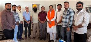 ਗੁਰਾਇਆ ਨੇ ਨਵੇਂ ਜ਼ਿਲ੍ਹਾ ਪ੍ਰਧਾਨ ਦਾ ਕੀਤਾ ਸਨਮਾਨ