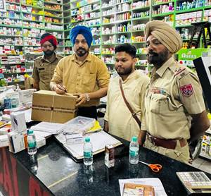ਯੁੱਧ ਨਸ਼ਿਆਂ ਵਿਰੁੱਧ' ਤਹਿਤ ਬੰਗਾ ਦੇ 6 ਮੈਡੀਕਲ ਸਟੋਰਾਂ ’ਤੇ ਅਚਨਚੇਤ ਛਾਪੇ