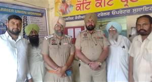 ਟਰੈਫਿਕ ਐਜੂਕੇਸ਼ਨ ਸੈਲ ਤੇ ਟਰੈਫਿਕ ਪੁਲਿਸ ਵੱਲੋਂ ਵਾਹਨ ਚਾਲਕਾਂ ਨੂੰ ਕੀਤਾ ਜਾਗਰੂਕ