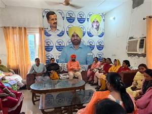 ‘ਆਪ’ ਆਗੂ ਔਲਖ ਨੂੰ ਆਪਣੀਆਂ ਮੁਸ਼ਕਿਲਾਂ ਦੱਸਣ ਪਹੁੰਚੀਆਂ ਆਸ਼ਾ ਵਰਕਰਾਂ ਨੂੰ ਮਿਲਿਆ ਭਰੋਸਾ