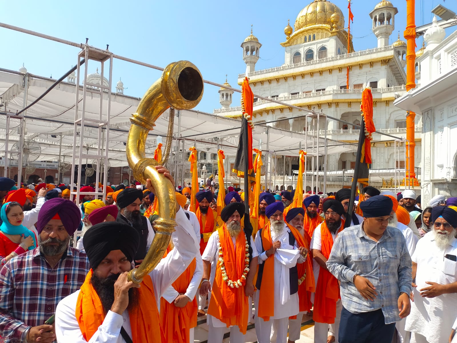 Holy Jala Hola Mohalla : ਸ੍ਰੀ ਅਕਾਲ ਤਖਤ ਸਾਹਿਬ ਤੋਂ ਜਾਹੋ-ਜਲਾਲ ਨਾਲ ਸਜਾਇਆ ਹੋਲਾ ਮਹੱਲਾ ...